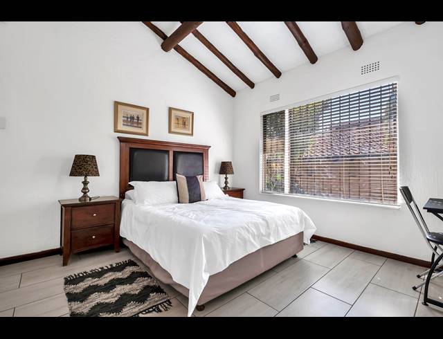 2 BEDROOM TOWNHOUSE FOR SALE IN SANDOWN